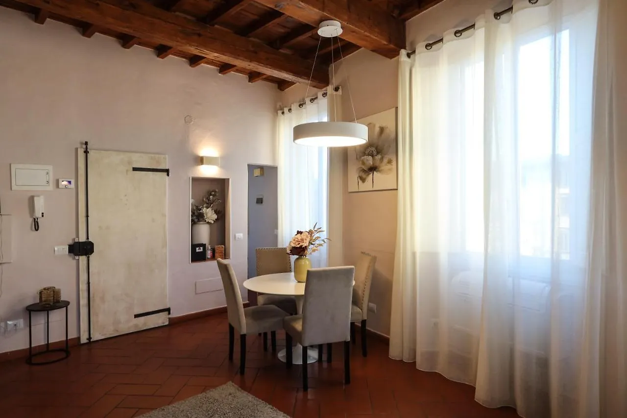Santo Spirito - Elegante Appartamento In Pieno Centro Florence 0*,  Italy