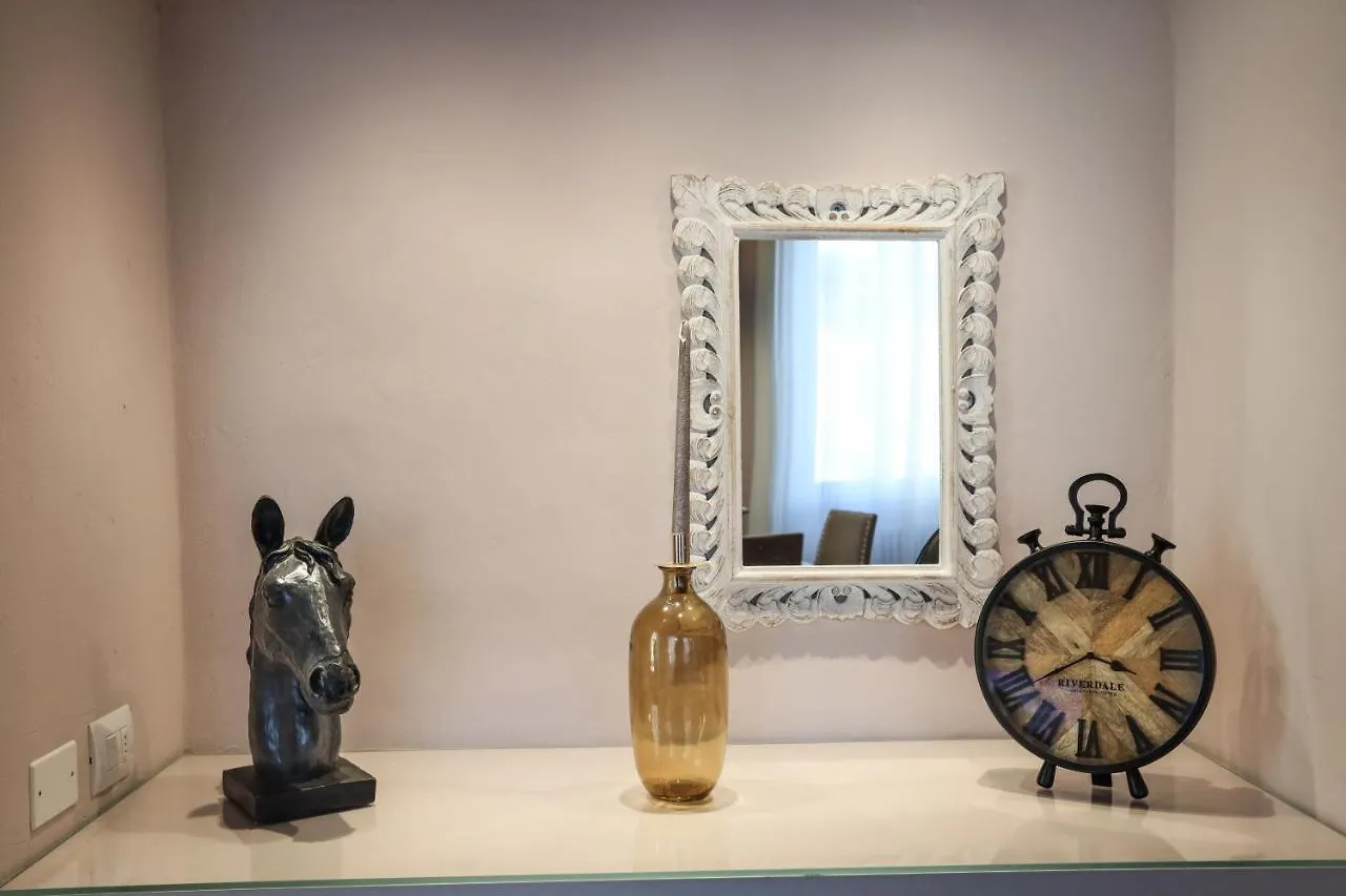 Apartment Santo Spirito - Elegante Appartamento In Pieno Centro Florence
