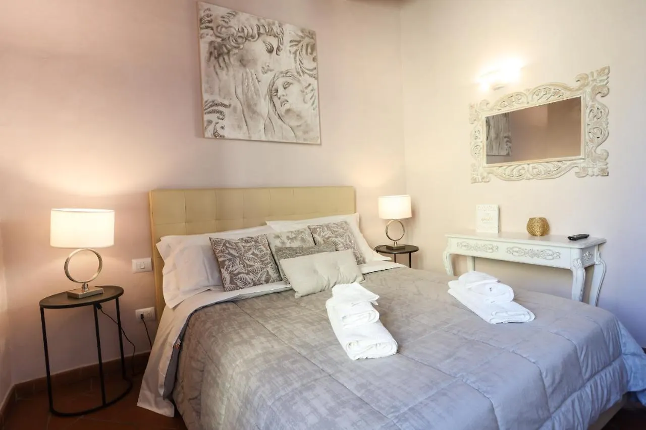 Apartment Santo Spirito - Elegante Appartamento In Pieno Centro Florence
