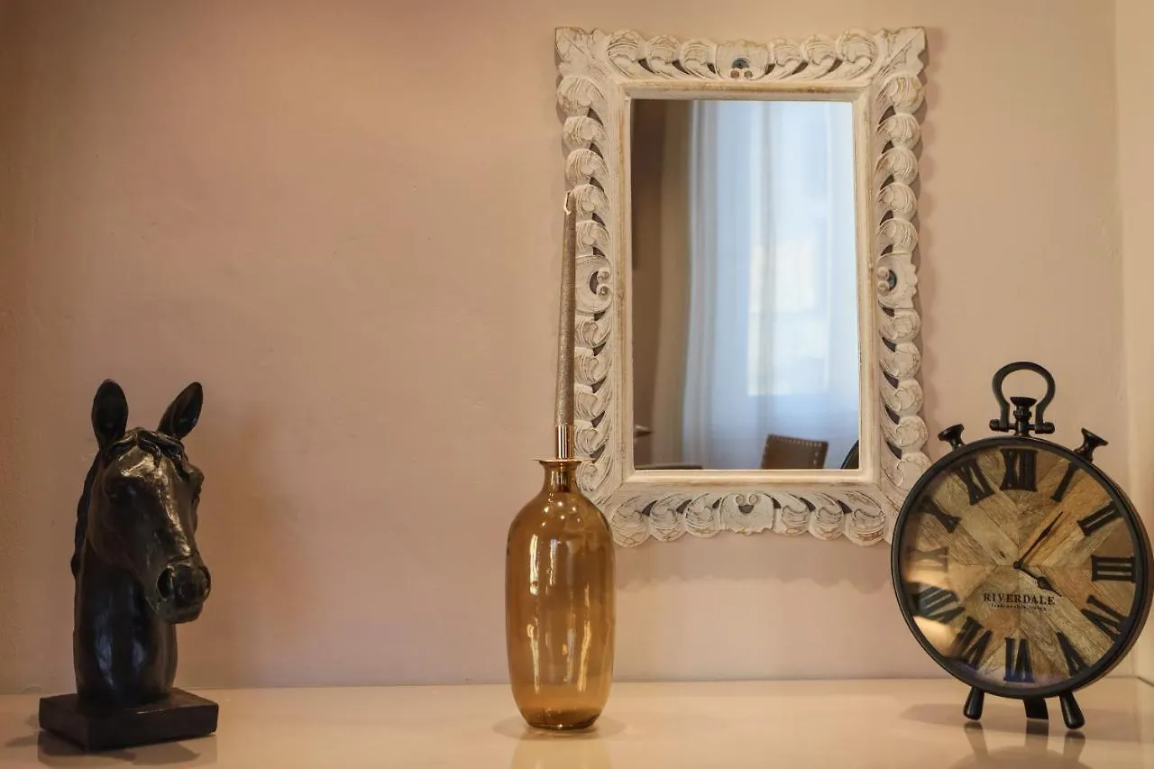 Santo Spirito - Elegante Appartamento In Pieno Centro Florence Apartment